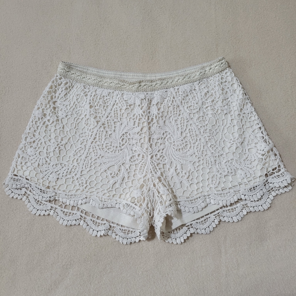✨️3/$9✨️ Love, Fire Creamy White Floral Lace Shorts